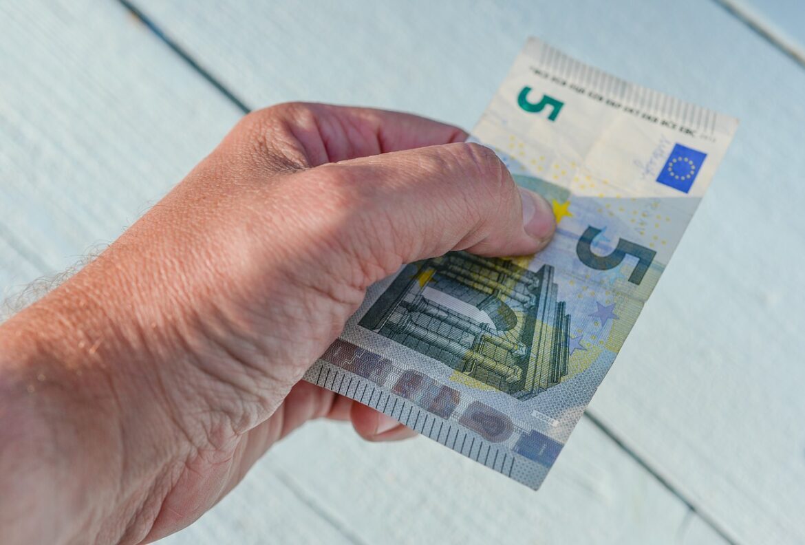 NAGRAĐIVANJE U POSLU: KAKO MU PRAVILNO PRISTUPITI?